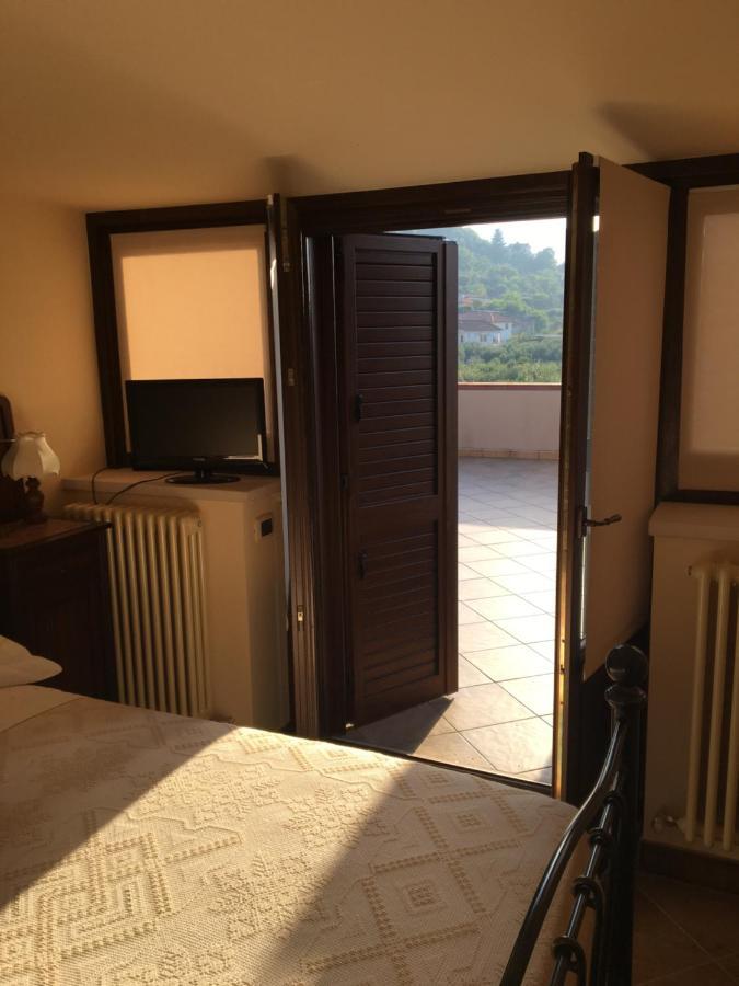 La Ginestra Hotel Castel San Lorenzo Екстериор снимка