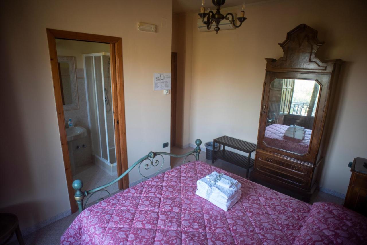 La Ginestra Hotel Castel San Lorenzo Екстериор снимка