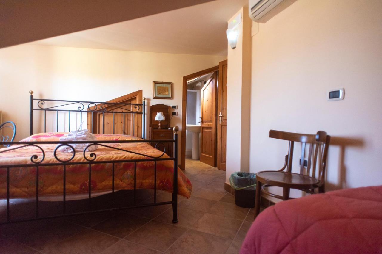 La Ginestra Hotel Castel San Lorenzo Екстериор снимка