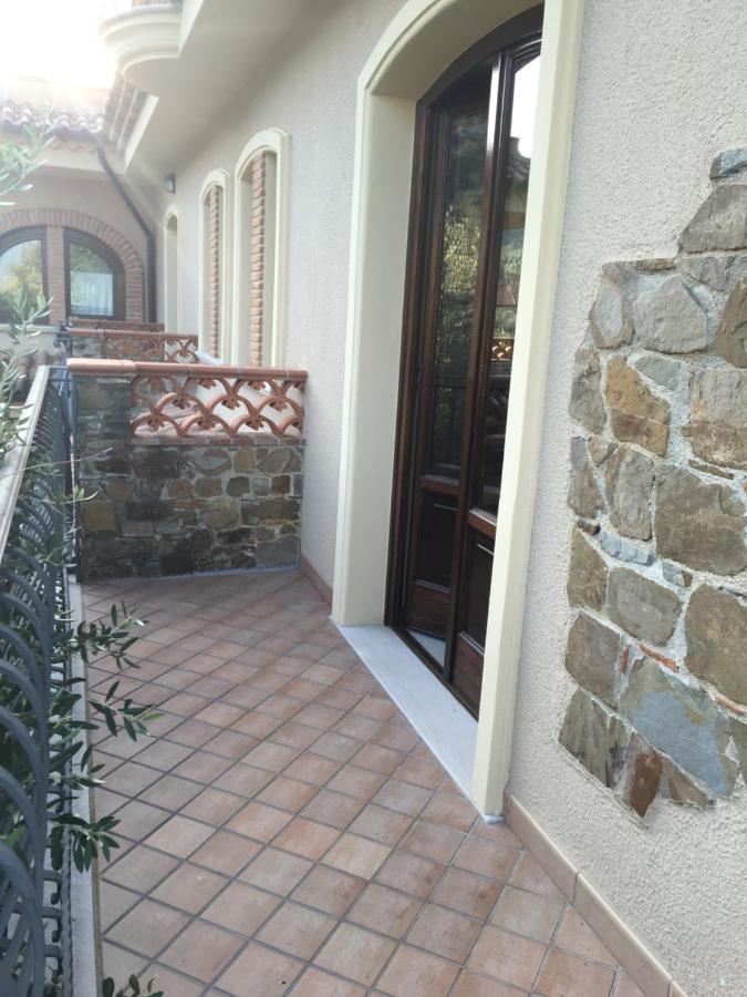 La Ginestra Hotel Castel San Lorenzo Екстериор снимка