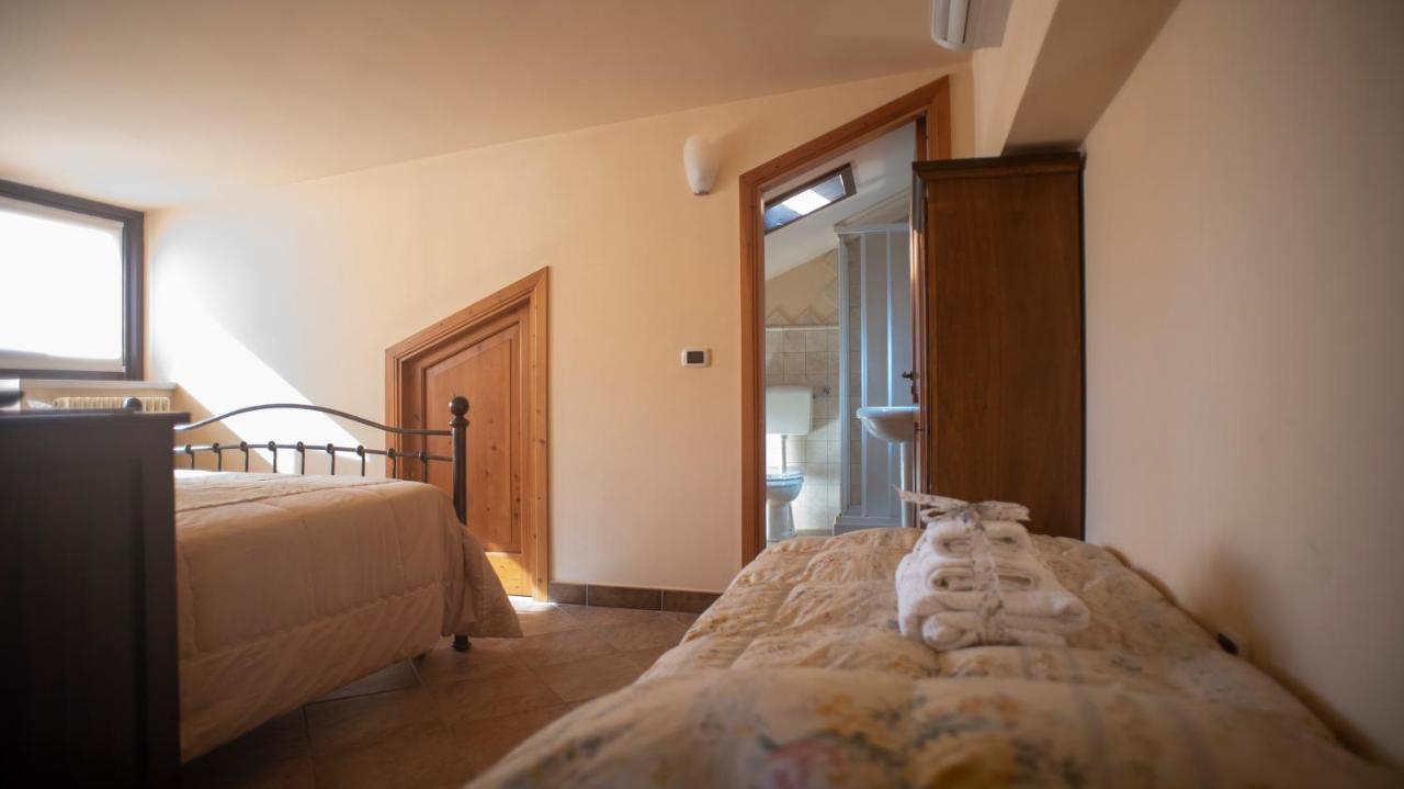 La Ginestra Hotel Castel San Lorenzo Екстериор снимка