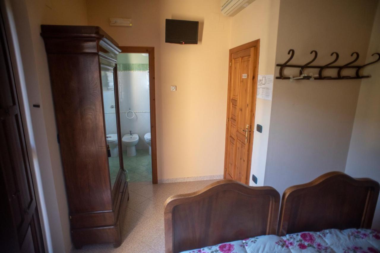 La Ginestra Hotel Castel San Lorenzo Екстериор снимка